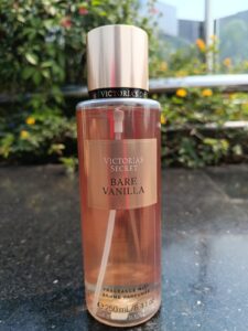 victorias-secret-bare-vanilla-fragrance-mist